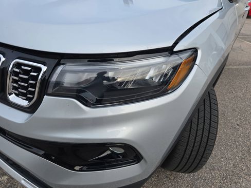 Used 2024 Jeep Compass Limited image 33