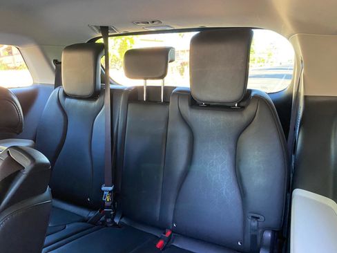 Used 2022 Kia Carnival LX FWD image 42