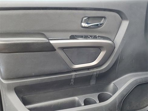 Used 2015 Nissan Titan S image 14