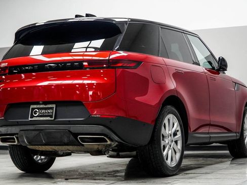 Used 2025 Land Rover Range Rover Sport SE AWD/4WD image 13