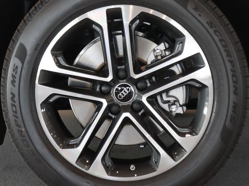New 2025 Audi Q5 Premium image 7