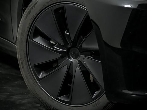 Used 2024 Tesla Model 3 Long Range RWD image 3