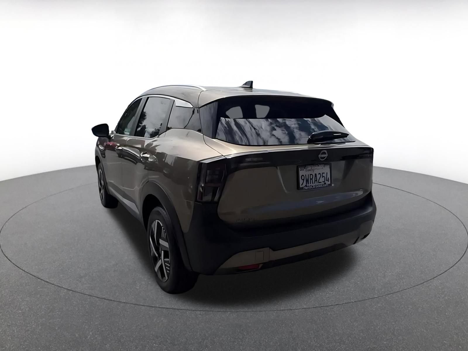 Used 2026 Nissan Kicks SV w/ Cold Weather Package FWD image 10