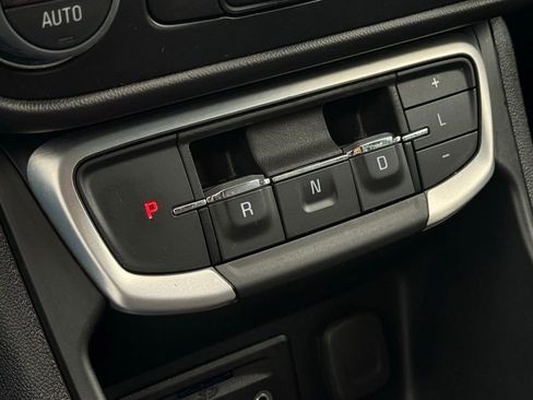 Used 2024 GMC Terrain SLT FWD image 32