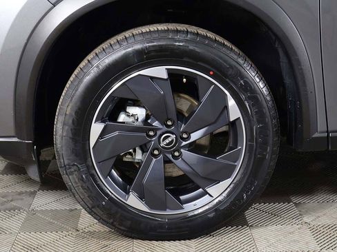 Used 2024 Nissan Rogue SV FWD image 20