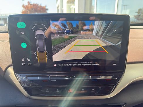 Used 2023 Volkswagen ID.4 Pro image 11