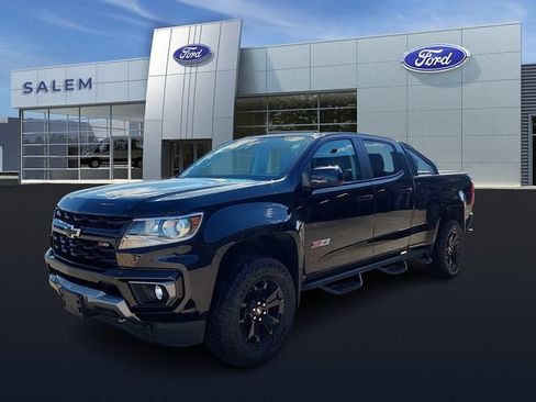 Used 2022 Chevrolet Colorado Z71 w/ Z71 Midnight Edition AWD/4WD image 6
