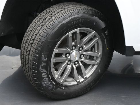 Used 2024 Chevrolet Colorado LT w/ LT Convenience Package image 19