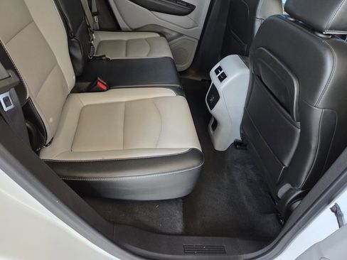 Used 2023 GMC Terrain SLT image 26