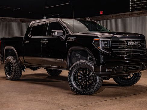 Used 2022 GMC Sierra 1500 AT4 AWD/4WD image 1