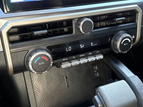 Used 2026 Toyota Tacoma TRD Off-Road AWD/4WD image 24