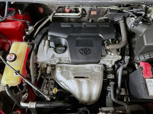 Used 2013 Toyota RAV4 LE image 30