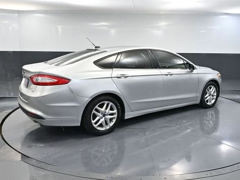 Used 2013 Ford Fusion SE image 4