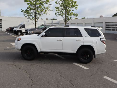 Used 2019 Toyota 4Runner SR5 Premium AWD/4WD image 7