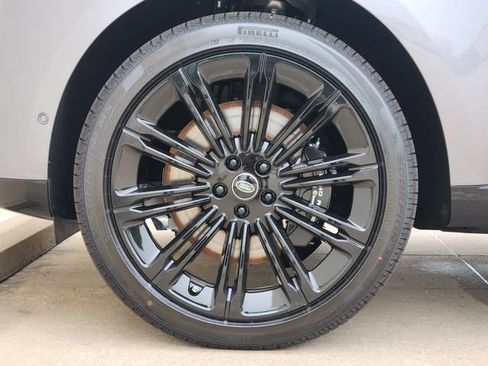 New 2025 Land Rover Range Rover SE image 7
