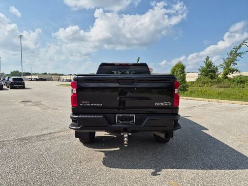 Used 2023 Chevrolet Silverado 2500 High Country w/ Z71 Off-Road Package AWD/4WD image 6
