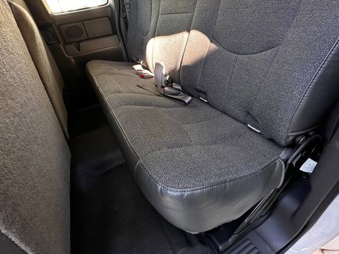 Used 2005 GMC Sierra 2500 W/T image 50