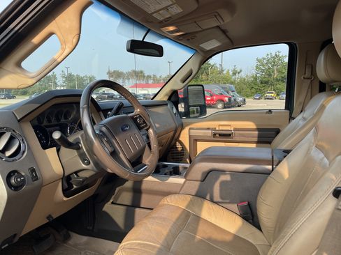 Used 2011 Ford F250 Lariat w/ Lariat Interior Pkg AWD/4WD image 9