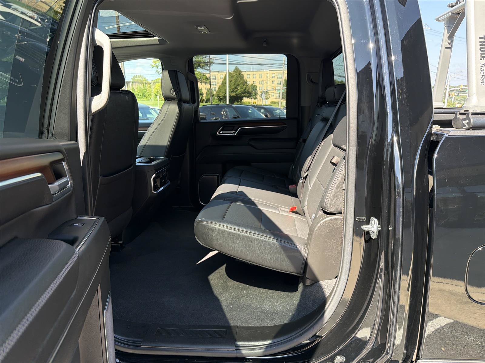 Used 2024 GMC Sierra 2500 Denali w/ Denali Reserve Package AWD/4WD image 4
