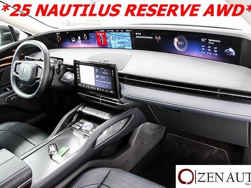 Used 2025 Lincoln Nautilus Reserve AWD/4WD image 27