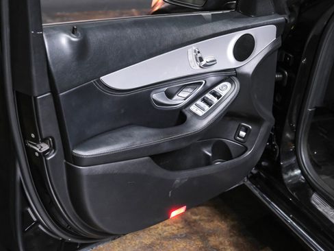 Used 2015 Mercedes-Benz C 300 Sedan image 36