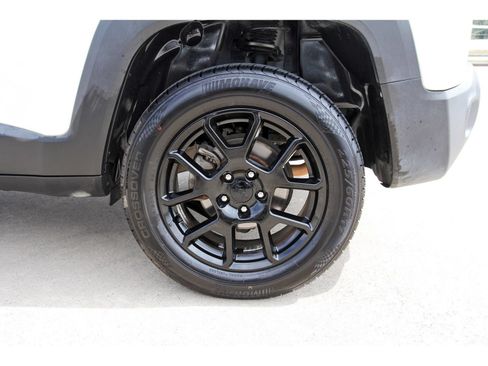 Used 2019 Jeep Renegade Altitude w/ Quick Order Package 2XM AWD/4WD image 31