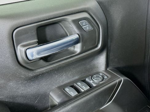 Used 2020 Chevrolet Silverado 1500 Custom w/ Custom Value Package image 15