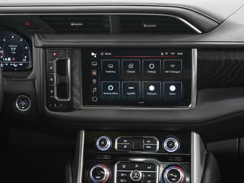 Used 2022 GMC Yukon Denali w/ Denali Premium Package AWD/4WD image 16