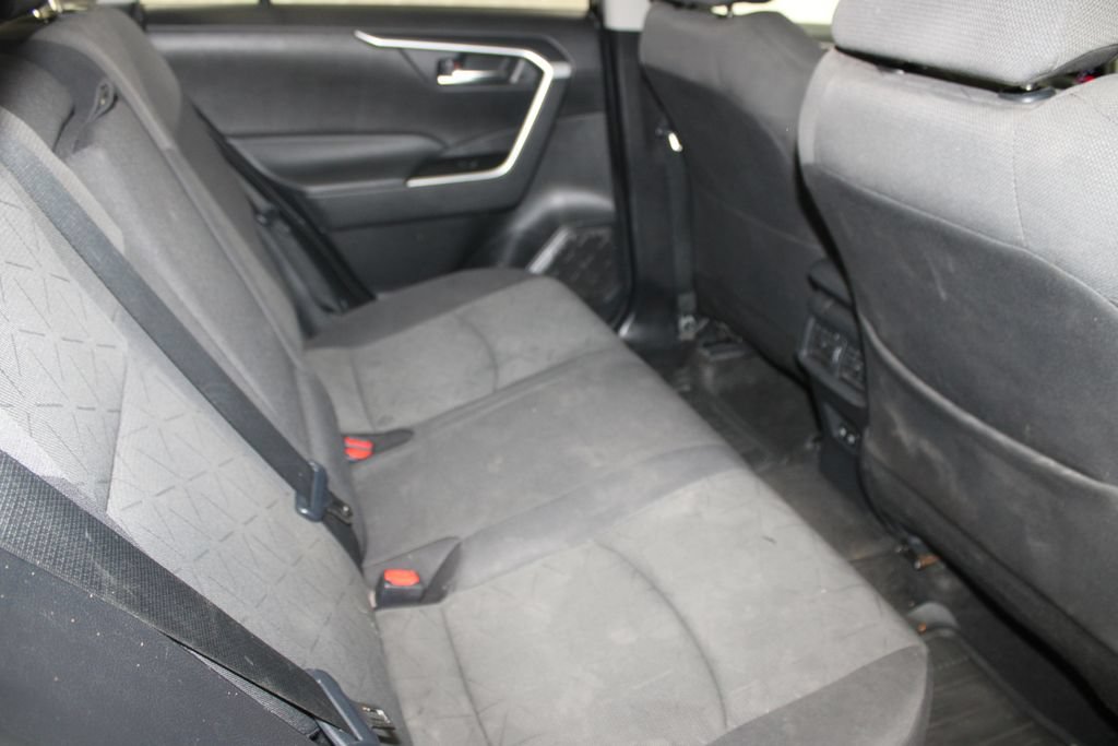 Used 2021 Toyota RAV4 XLE AWD/4WD image 23