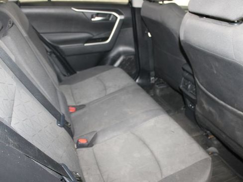 Used 2021 Toyota RAV4 XLE AWD/4WD image 23