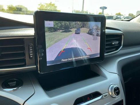 Used 2022 Ford Explorer XLT w/ Equipment Group 202A AWD/4WD image 22