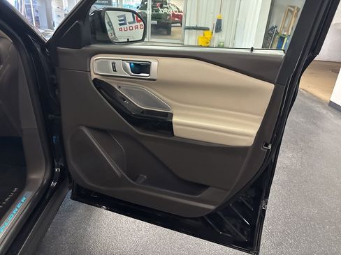 Used 2021 Ford Explorer Platinum w/ Equipment Group 601A image 29