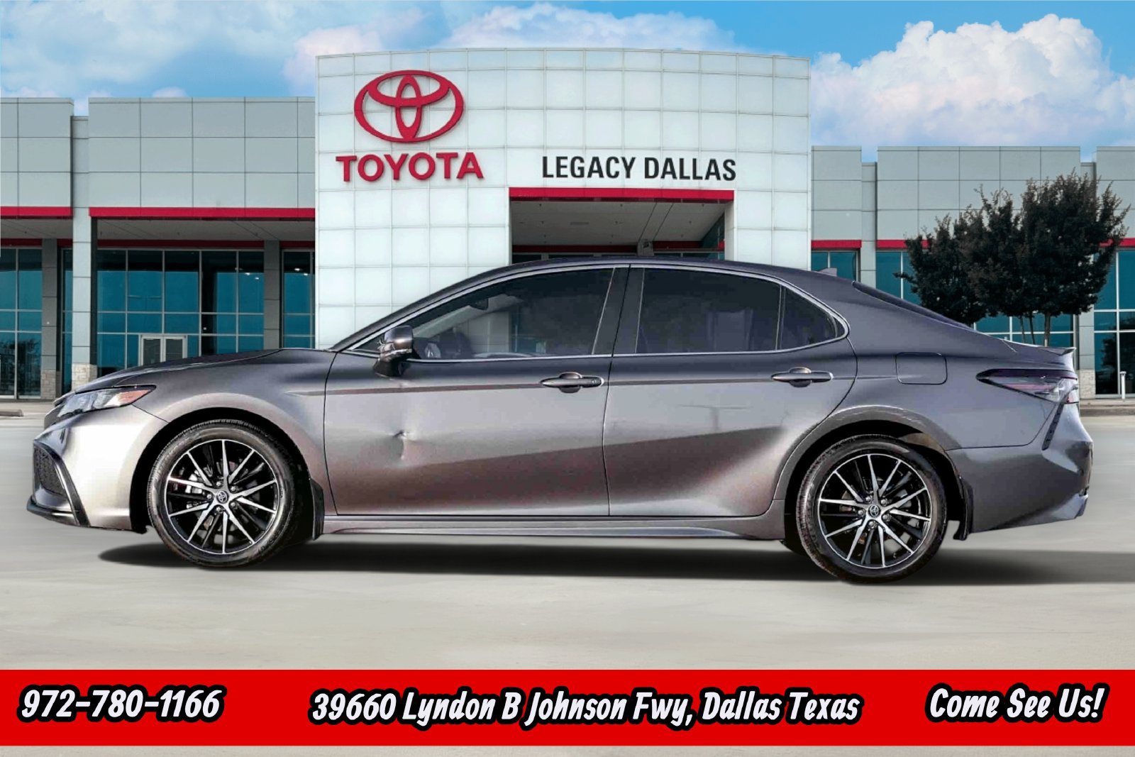 Used 2024 Toyota Camry SE w/ Convenience Package FWD image 5