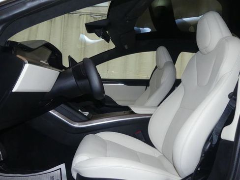 Used 2022 Tesla Model S image 16
