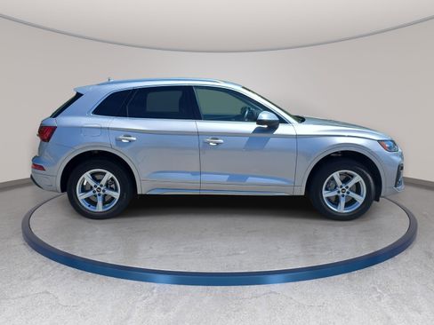 Used 2023 Audi Q5 2.0T Premium w/ Convenience Package AWD/4WD image 4
