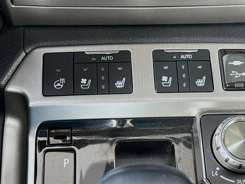 Used 2019 Toyota Land Cruiser AWD/4WD image 21
