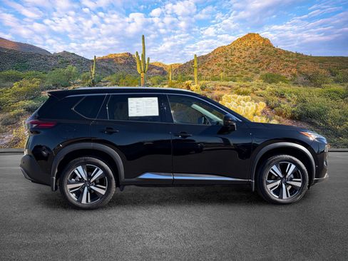 Used 2023 Nissan Rogue SL w/ SL Premium Package FWD image 3