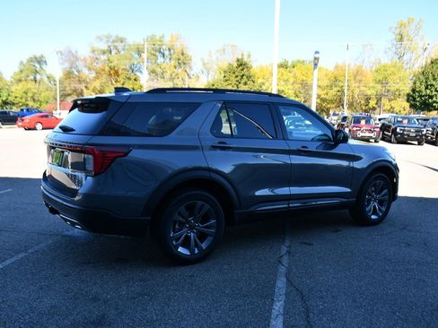 Used 2026 Ford Explorer Active w/ Active Comfort Package image 7