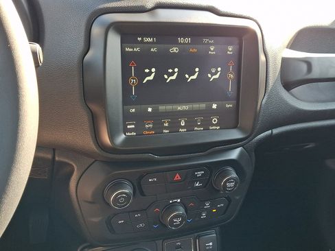 Used 2022 Jeep Renegade Latitude image 13