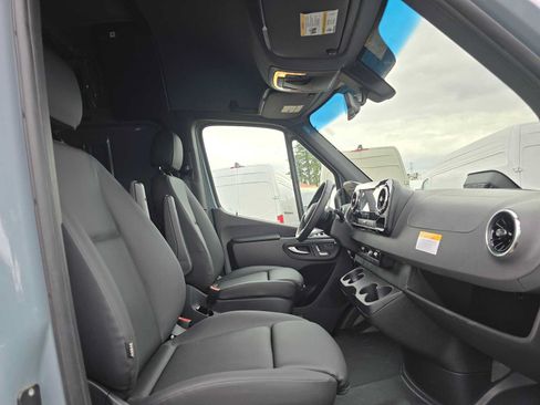 Used 2026 Mercedes-Benz Sprinter 2500 image 11