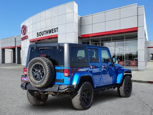 Used 2016 Jeep Wrangler Unlimited Sahara image 5