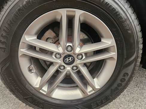 Used 2018 Hyundai Santa Fe Sport w/ 2.4L Value Package 02 AWD/4WD image 30
