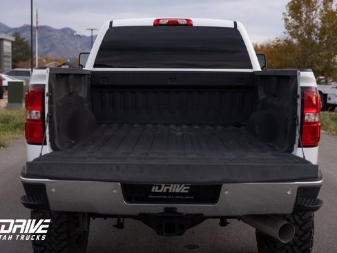 Used 2018 GMC Sierra 2500 SLT w/ Duramax Plus Package image 15