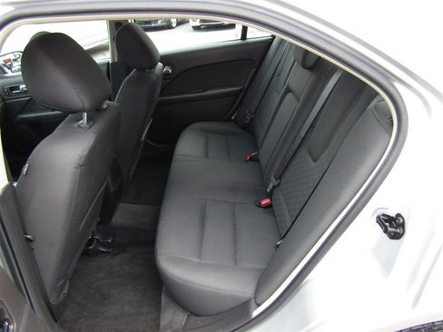 Used 2011 Ford Fusion SE FWD image 15