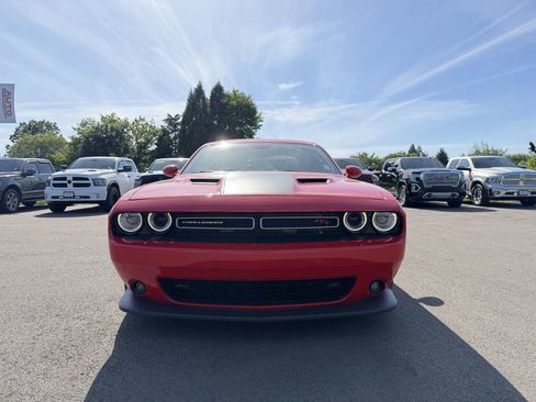 Used 2015 Dodge Challenger R/T Scat Pack w/ Leather Interior Group RWD image 3
