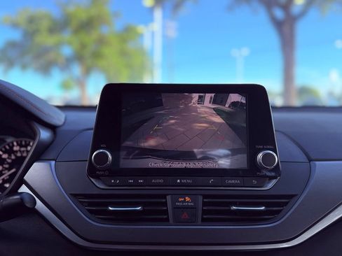 Used 2024 Nissan Altima 2.5 SR image 13