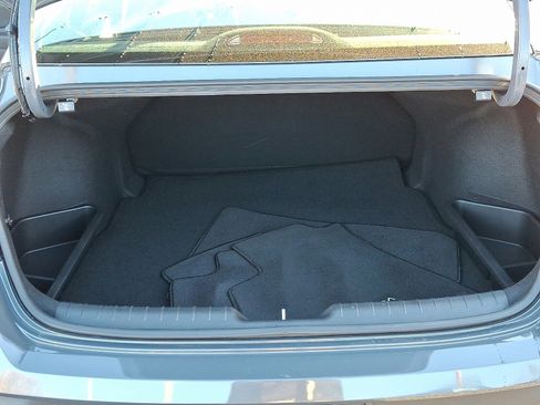 Certified 2025 Hyundai Elantra Sport image 29