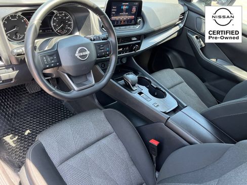 Certified 2025 Nissan Rogue SV FWD image 16