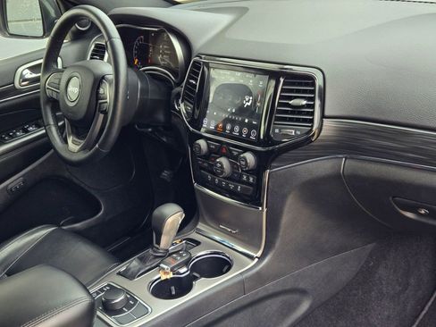 Used 2019 Jeep Grand Cherokee Limited image 23