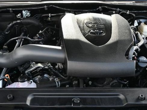 Used 2020 Toyota Tacoma Limited AWD/4WD image 22
